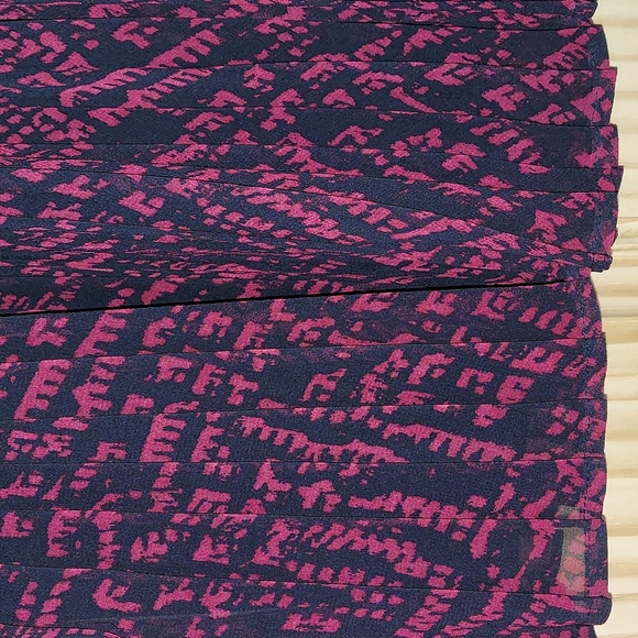 Pleated skirt - Picture 2 of 5